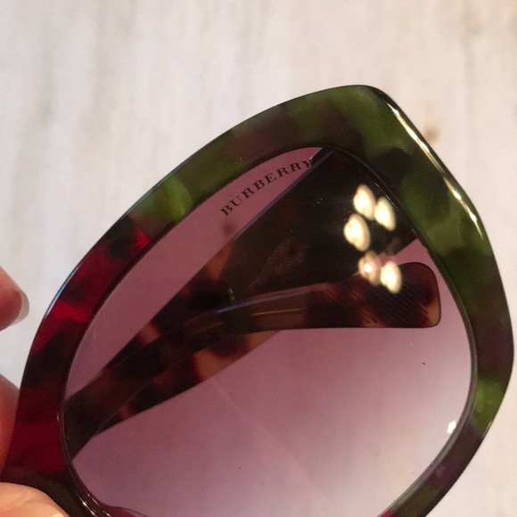 Burberry Buckle Detail Oversize Square Sunglasses - Picture 9 of 16